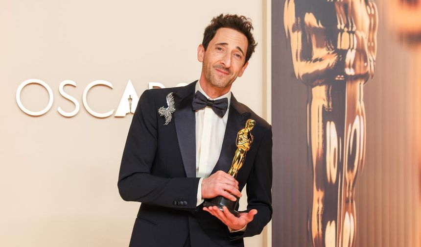En İyi Erkek Oyuncu: Adrien Brody
Adrien Brody, "The Brutalist" filmindeki rolüyle En İyi Erkek Oyuncu ödülünü kazandı. Brody, konuşmasında daha sağlıklı ve kapsayıcı bir dünya dileğinde bulundu.