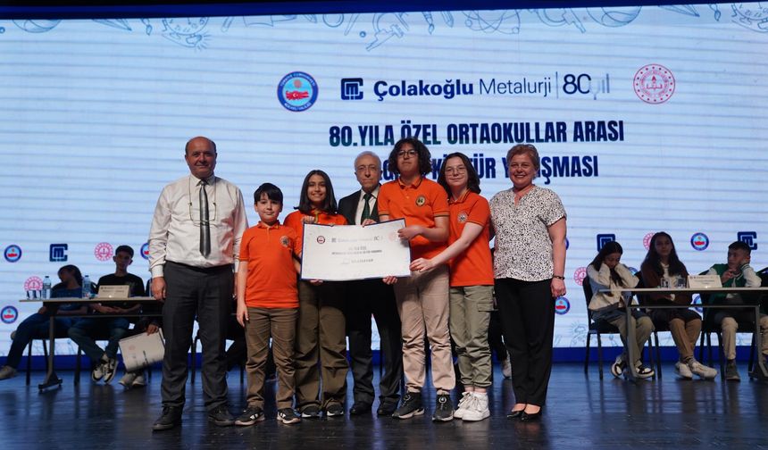 İstanbul'da bilgi yarışmasını kazanan öğrenciler ödüllerini aldı!