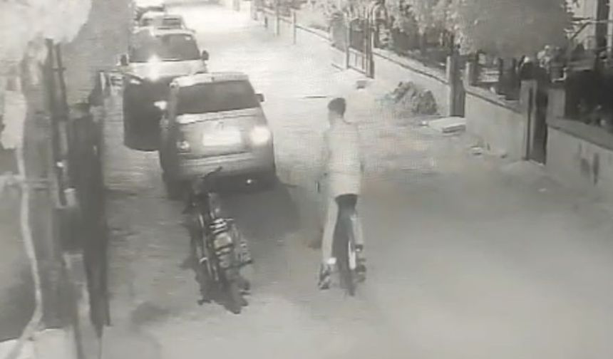 Çalmaya geldiği bisikleti bırakıp motosikleti götürdü