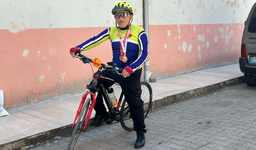 70 yaşında pedal çevirdi, şampiyon oldu!