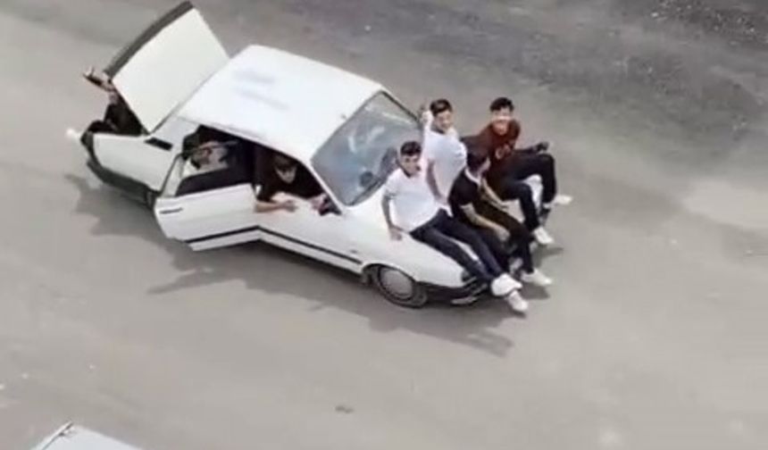 Adana'da çocukların tehlikeli yolculuğu kamerada!