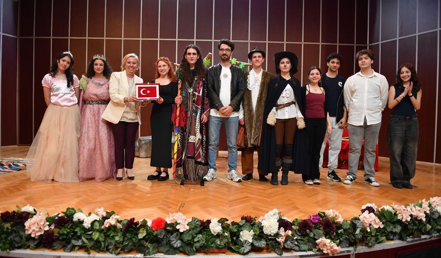 Altındağ’da miniklere Çizmeli Kedi sürprizi