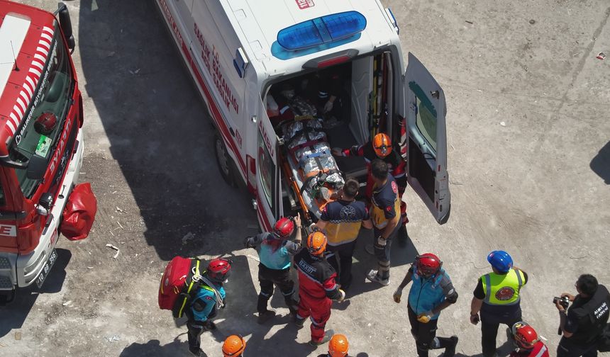Balıkesir’de gerçeğini aratmayan deprem tatbikatı!