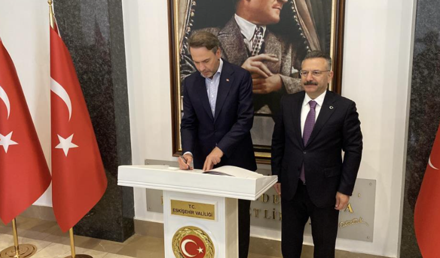 Bakan Bayraktar Eskişehir temaslarına başladı
