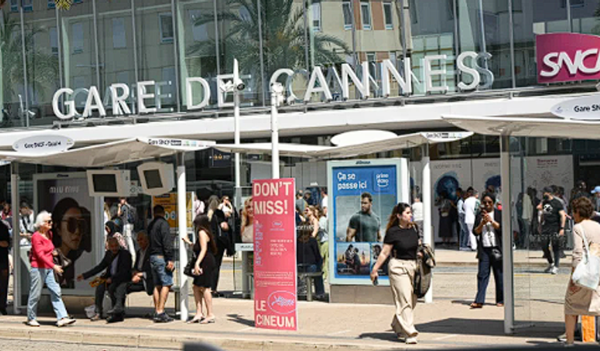 Cannes'da elektrik kesintisi panik yarattı!