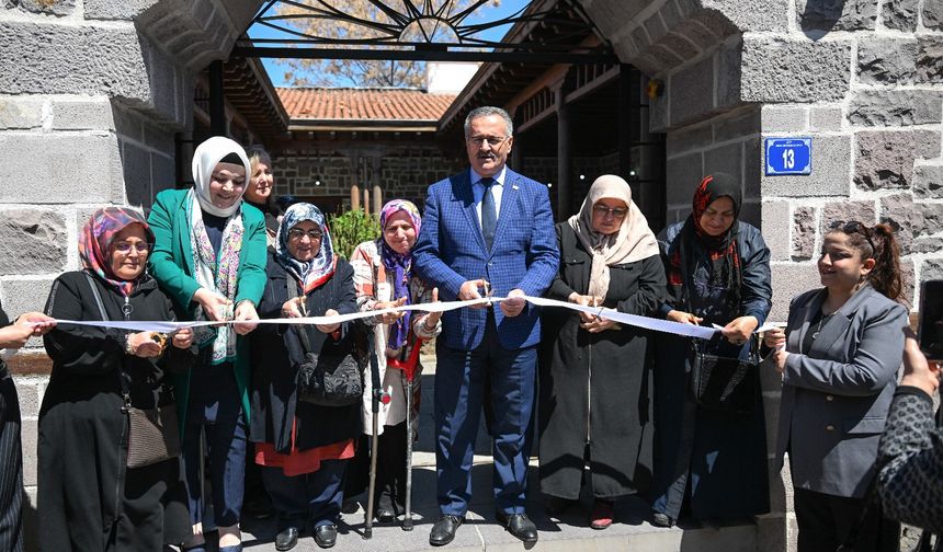 Hamamönü’nde Anneler Günü fuarı başladı