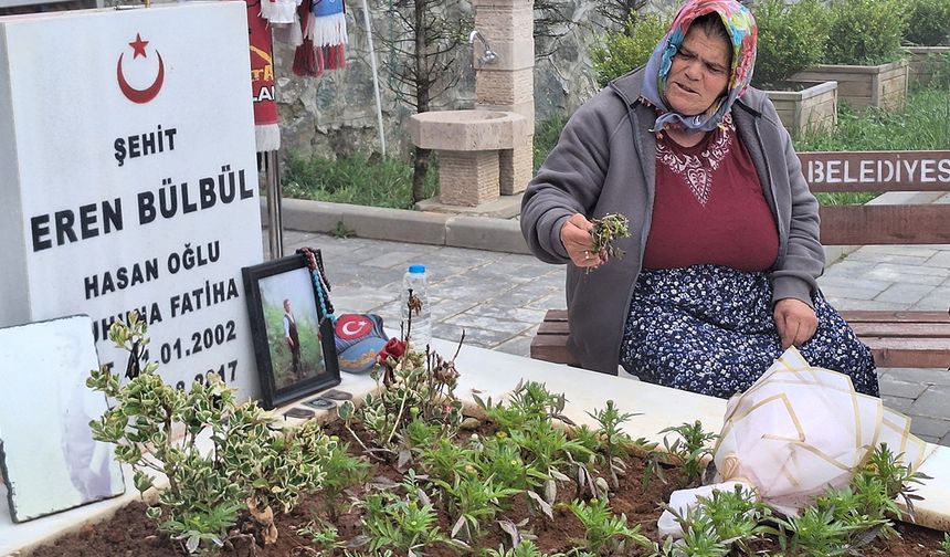 Eren Bülbül’ün annesi, PKK’nın silah bırakmasını değerlendirdi!