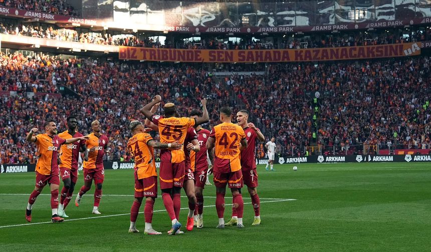 Türkiye'de 5. yıldızı kazanan ilk takım Galatasaray oldu!