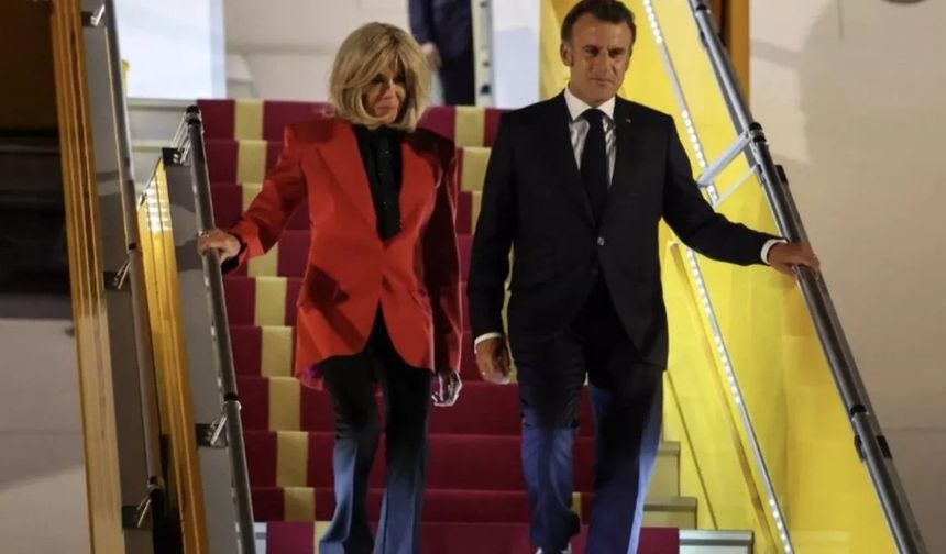 Macron'un Vietnam ziyaretinde şok anlar: Eşinden tokat yedi!