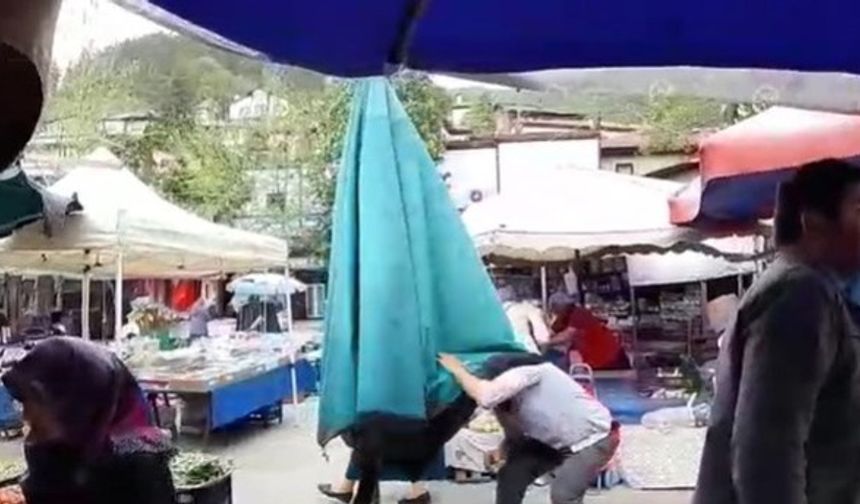 Mudurnu’da fırtına: Pazarcılar ve vatandaşlar zor anlar yaşadı!