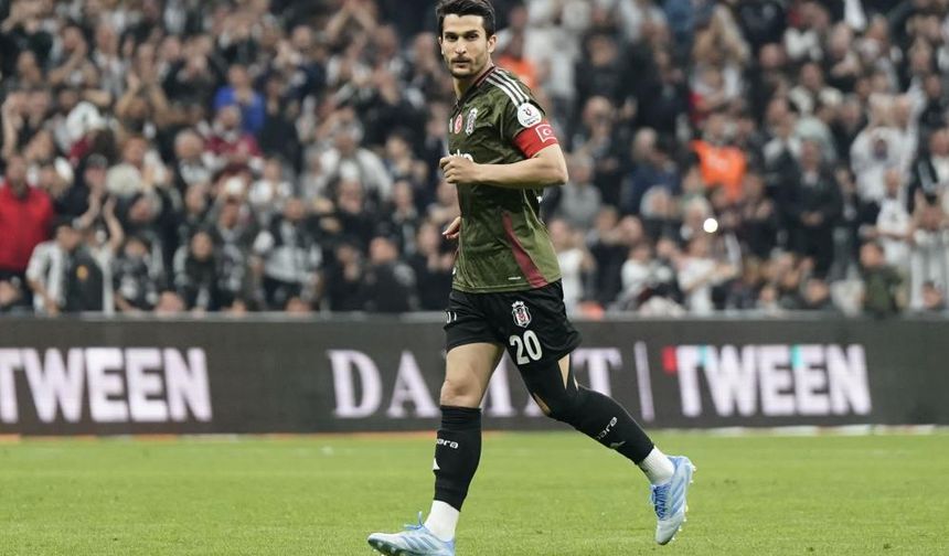 Necip Uysal 274 gün sonra forma giydi!