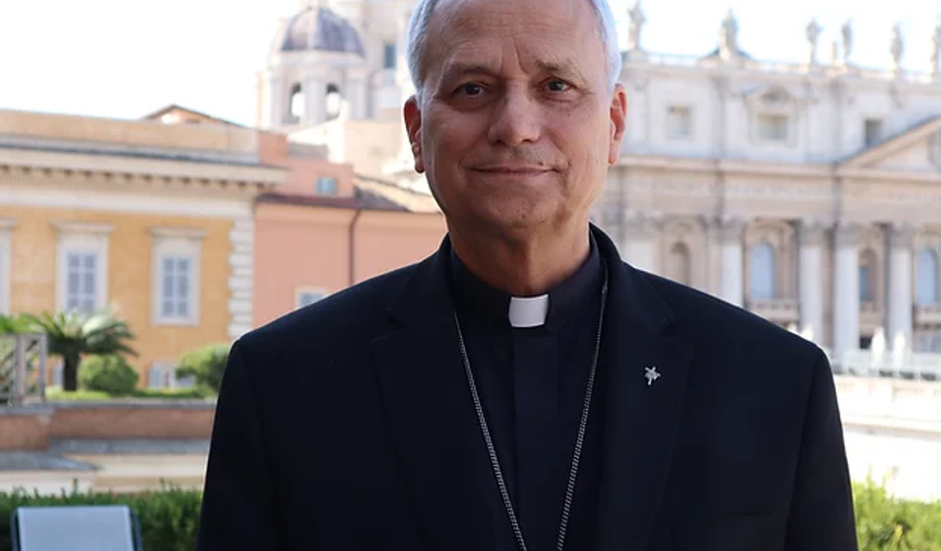 Yeni Papa Robert Francis Prevos kimdir?