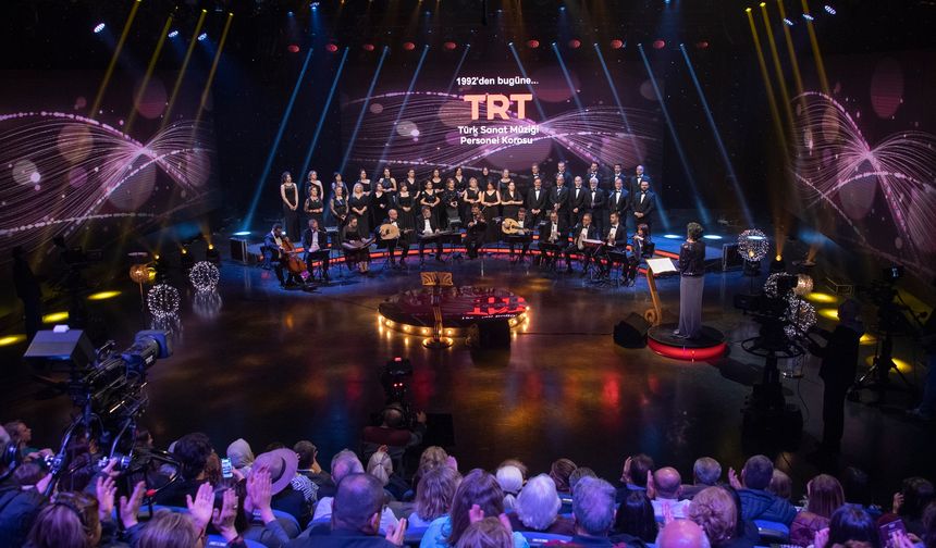 TRT Türk Sanat Müziği Korosu 33. yılını kutladı