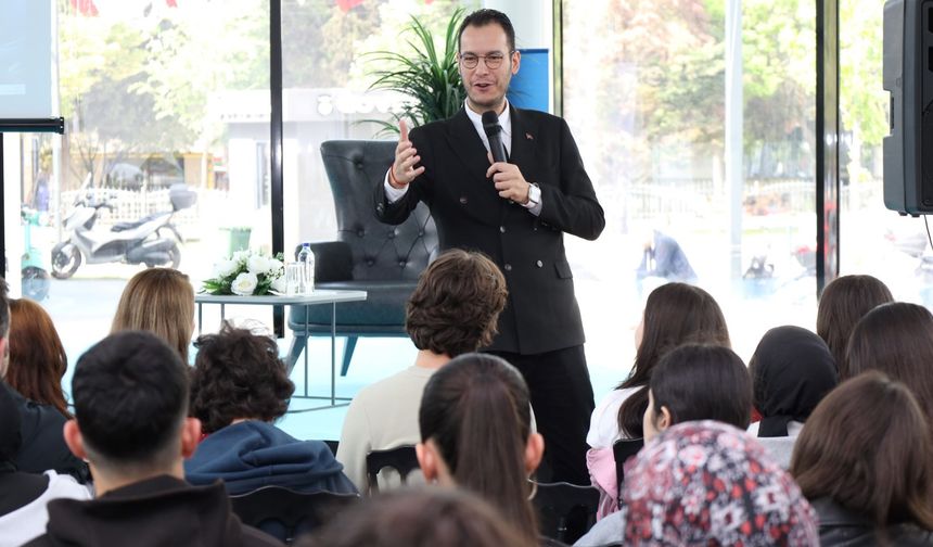 Instagram ve WhatsApp’taki mesajlarımız analiz ediliyor!