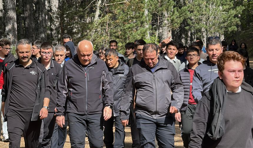 Kızılcahamam’da yürüyen gençler 19 mayıs ruhunu yaşattı