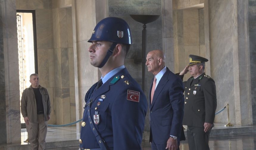 ABD’nin yeni Ankara Büyükelçisi Tom Barrack Anıtkabir’de
