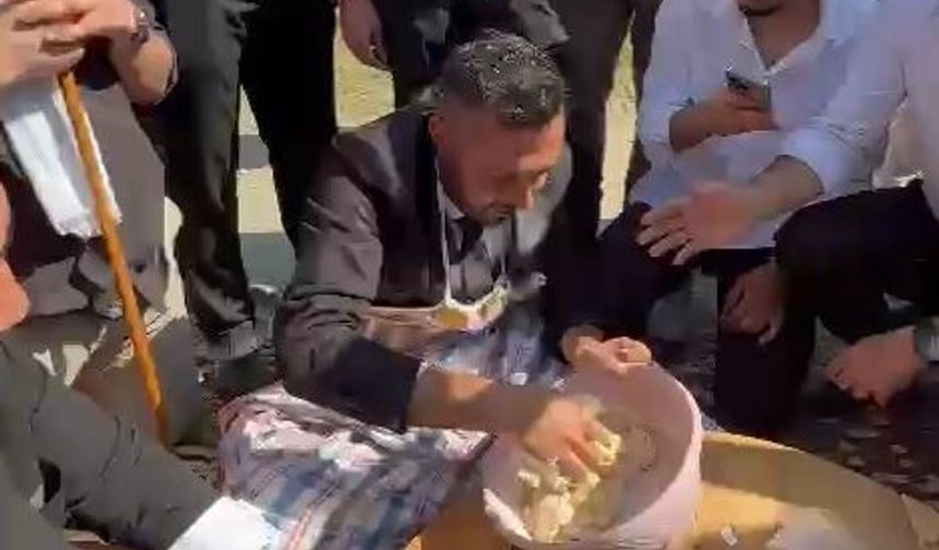 Damadın yolunu kestiler, oklava ile hamur açtırdılar!