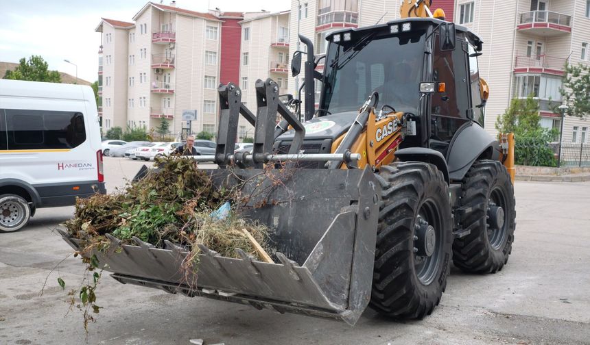 Etimesgut’ta 8 Mahallede temizlik çalışması