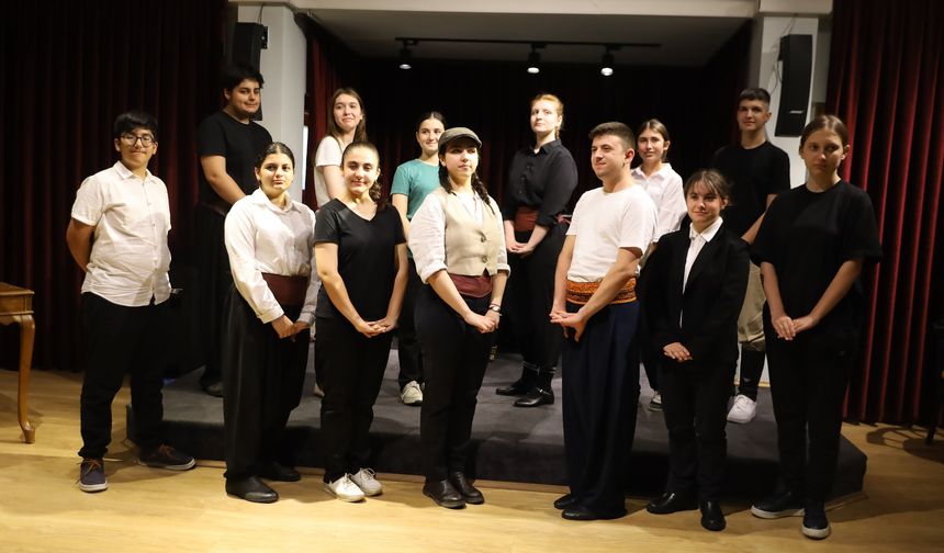 Bursa’da gençlerden Nâzım Hikmet performansı!