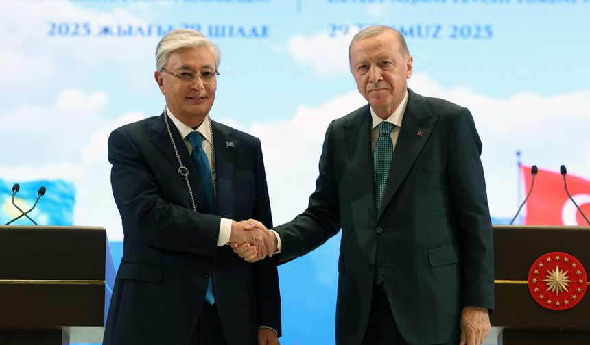Erdoğan Astana’da resmi törenle karşılandı