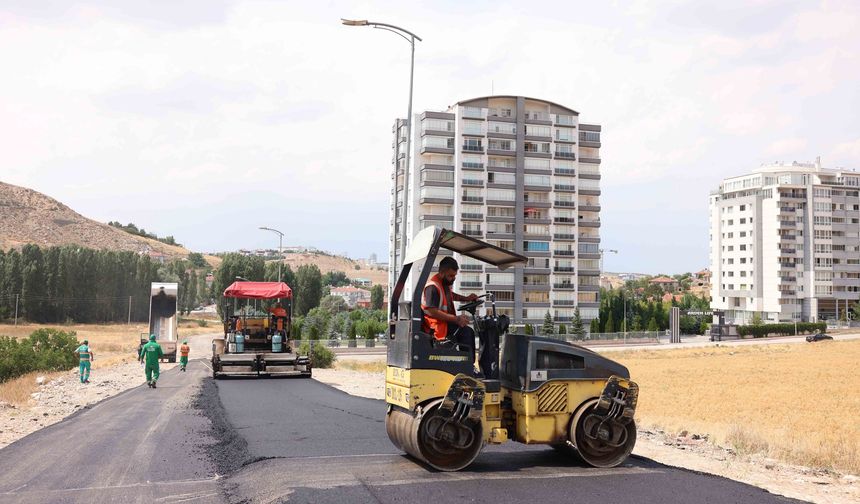 Çankaya’da Asfalt ve Tretuvar Atağı Sürüyor