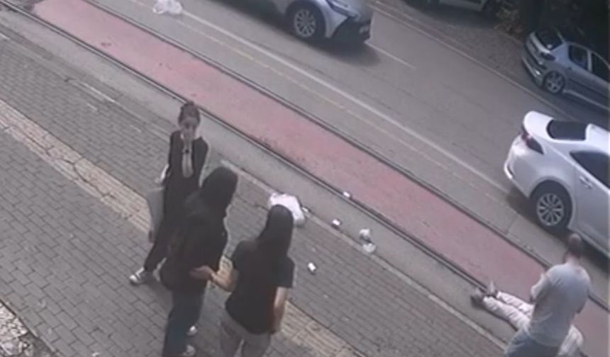 Market alışverişinden çıkan adama otomobil çarptı