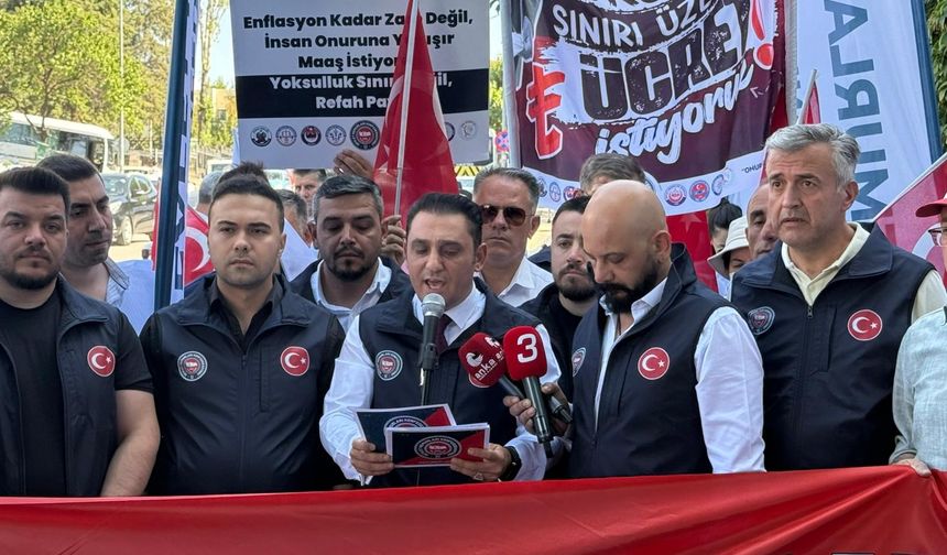 Memura zam teklifine tabutlu protesto