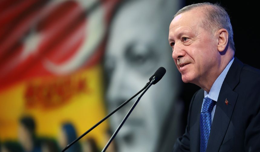 "AK Gençlik Türkiye’nin geleceğini omuzlarında taşıyor"