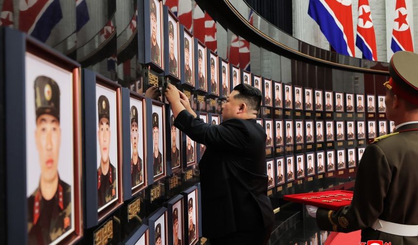 Kim Jong-un, Kursk cephesi askerlerini kahraman ilan etti