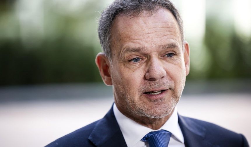 Hollanda İsrail'e yaptırımda uzlaşamadı, bakan istifa etti