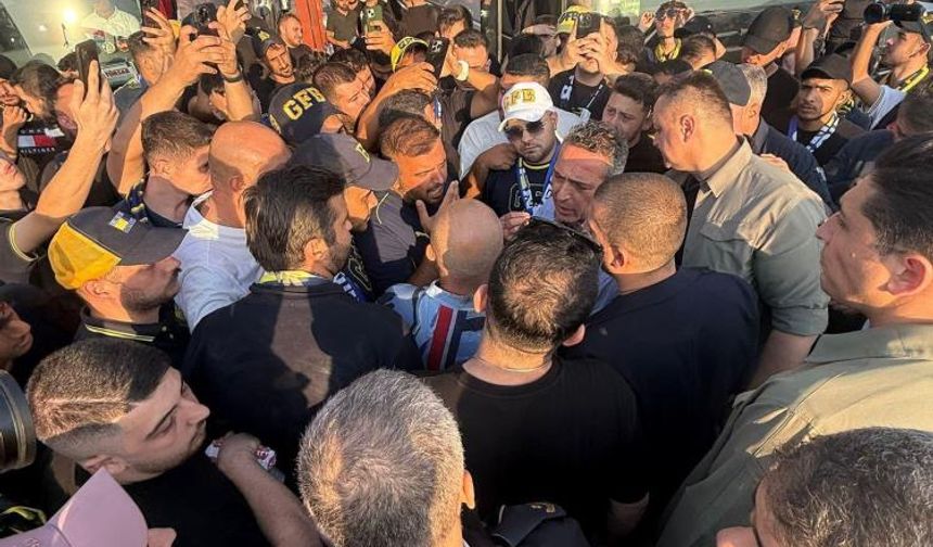 Ali Koç, taraftarlarla birlikte stada gitti!