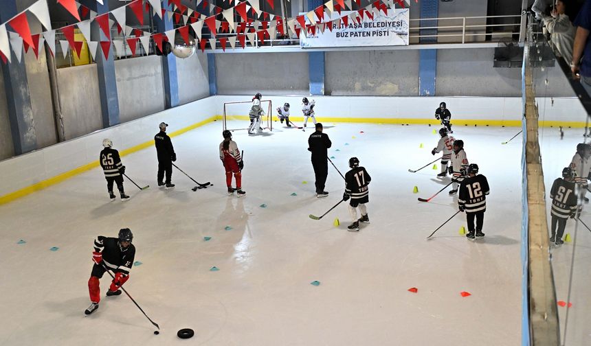Antalya’da Buz Hokeyi Gelişim Kampı