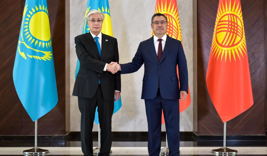 Kazakistan’dan Kırgız Cumhurbaşkanı Caparov’a devlet nişanı