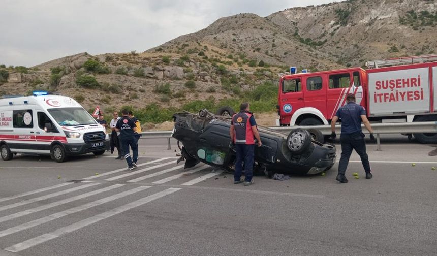 Lastiği kopan otomobil takla atarak durabildi!
