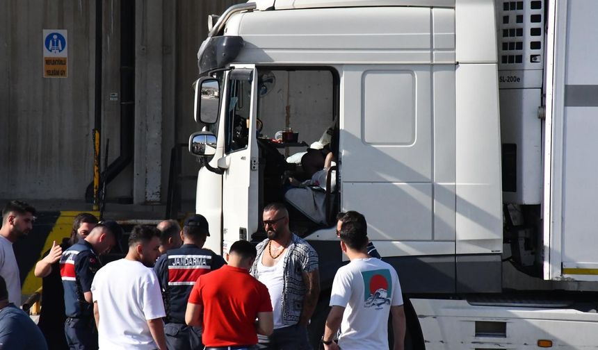 İzmir’de tır şoförü aracında ölü bulundu!