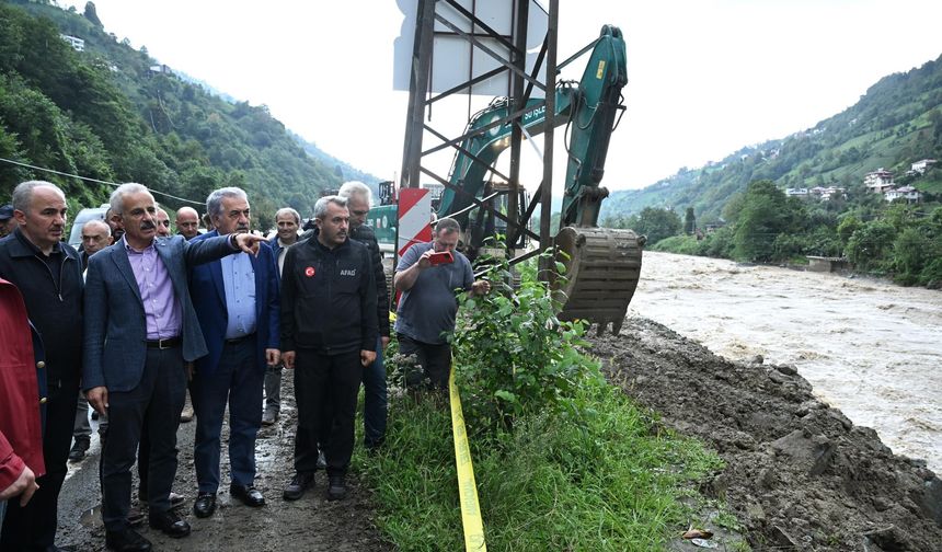 Uraloğlu: Rize’de hasar gören yollar hızla onarılıyor
