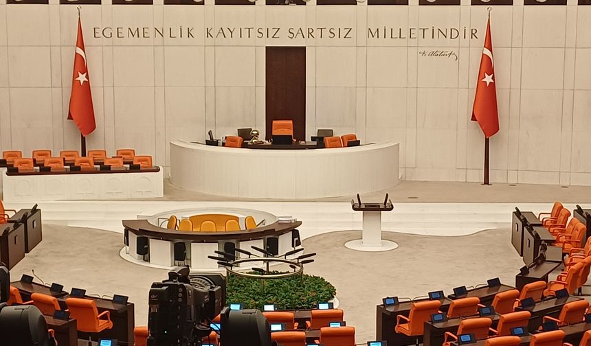 Özel ve Ağbaba fezlekeleri Meclis’te tartışma yarattı