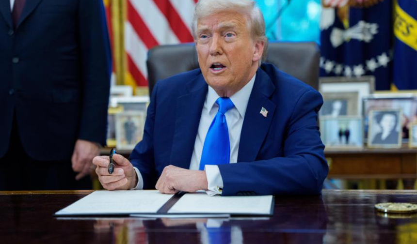 Trump İran mutabakatını Versay’da imzaladı
