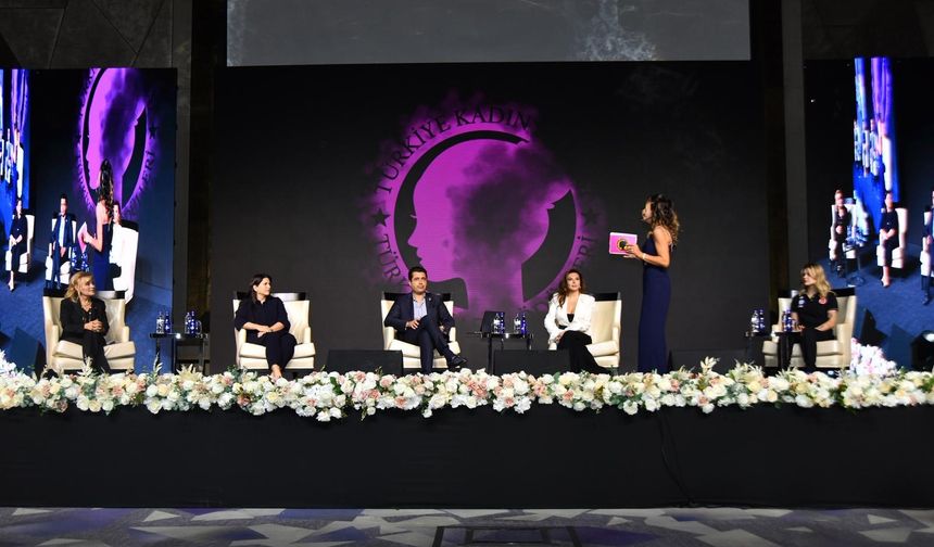 Türkiye Kadın Zirvesi’nde ilham veren kadınlara ödül yağdı