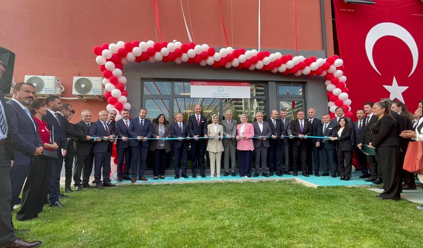 Bakan Göktaş: Bir çocuğun gelişim yolculuğu ailede başlar”