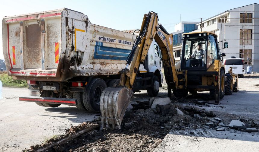 Etimesgut Belediyesi ulaşım güvenliği için sahada
