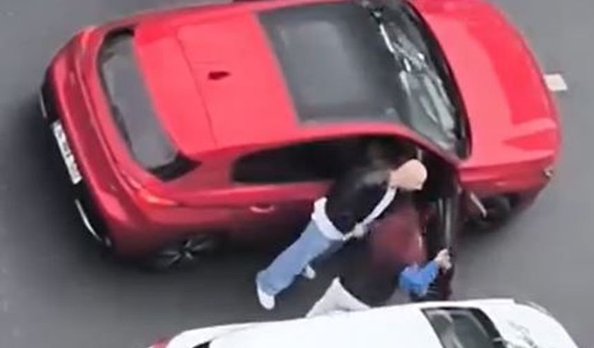 İstanbul trafiğinde kadın sürücüler birbirine girdi!