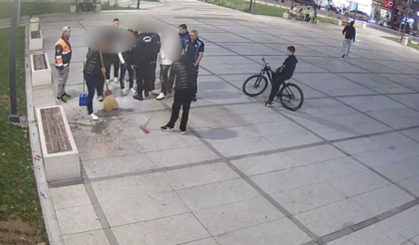 İnegöl’de yere çekirdek atanlar hem temizledi hem ceza yedi