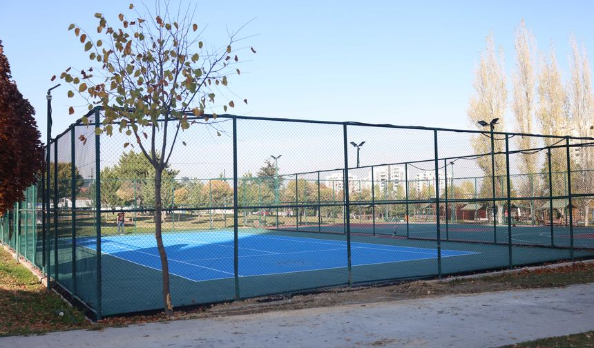 Çankaya Belediyesi 19 parkta spor alanlarını yeniledi