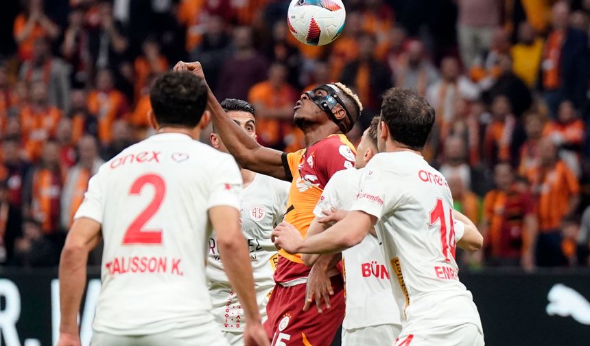 Galatasaray, Antalyaspor deplasmanında
