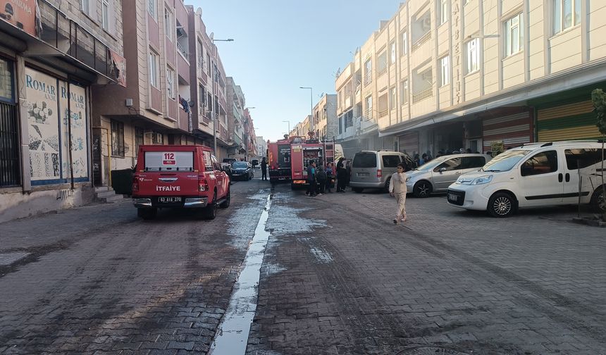 Mobilya atölyesinde çıkan yangın paniğe neden oldu