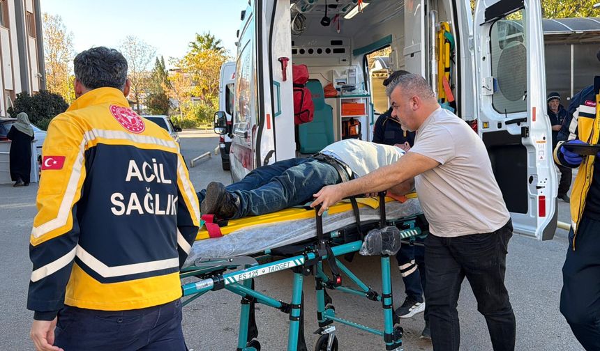 Minibüs–otomobil kazasında 5 yaralı