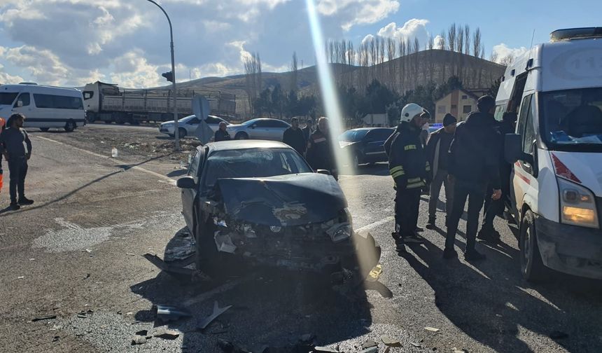 Yozgat'ta trafik kazası: 5 yaralı