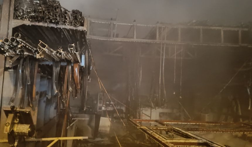 Gönen’de PVC üretim atölyesinde yangın