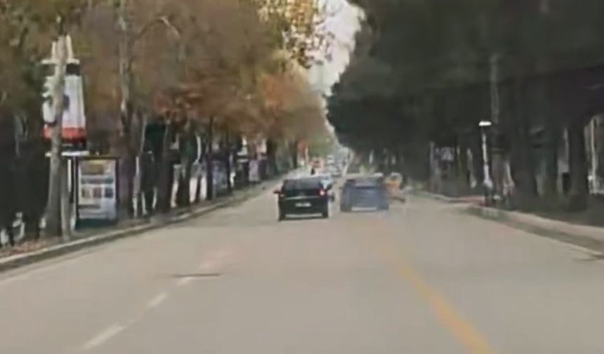 Elazığ’da trafikte tehlikeli sürüş cep telefonu kamerasında